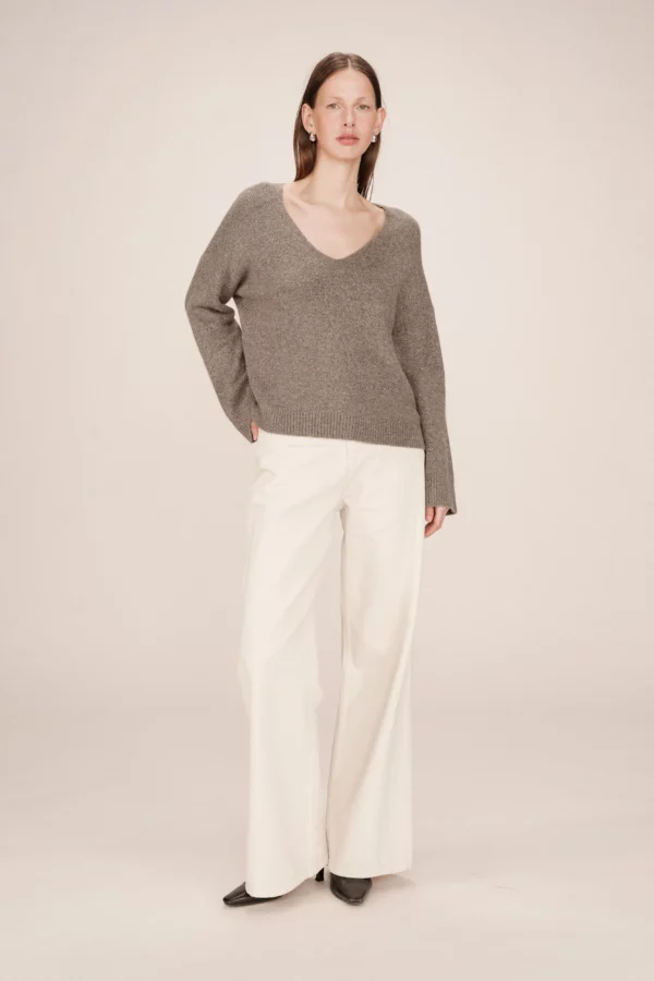 FW2517067-TAUPE___P2_262ec8e3-ce7e-4b36-9cfd-abda231f4fef